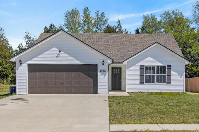 1469 Fredrick Dr, Clarksville, TN