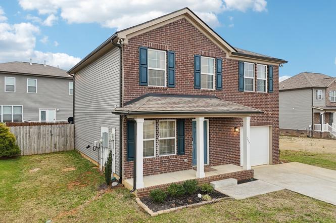 207 Mount Royal Ct, Murfreesboro, TN