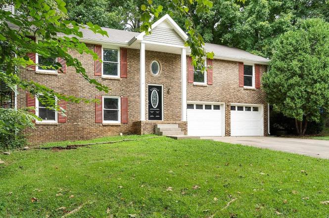215 Pine Mountain Rd, Clarksville, TN