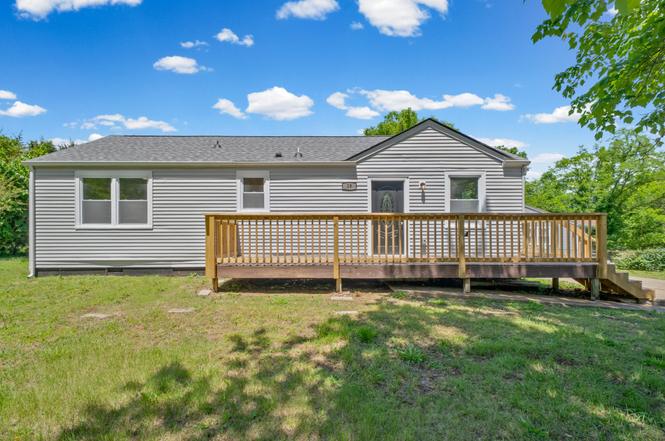 19 Chestnut Dr, Clarksville, TN