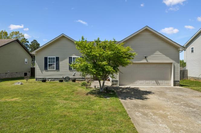 1388 Constitution Dr, Clarksville, TN
