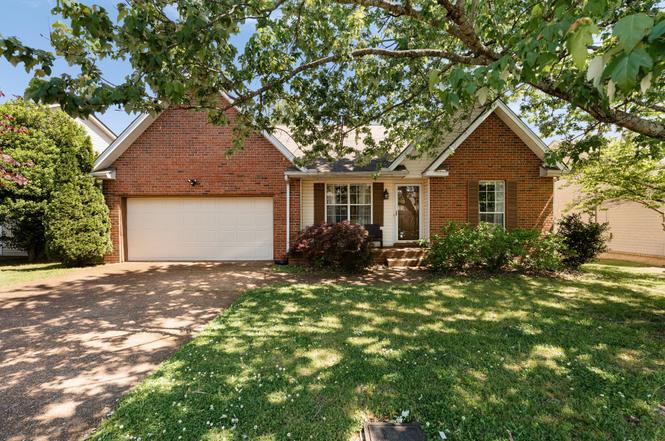 1217 Crestfield Dr, Nashville, TN