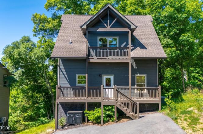 2127 Eagle Feather Dr, Sevierville, TN