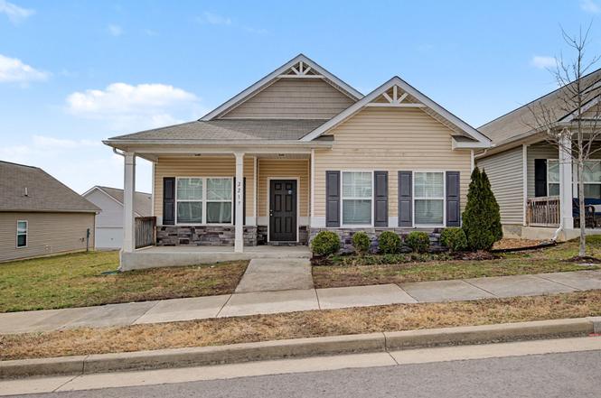 2217 Silverton Dr, Nashville, TN