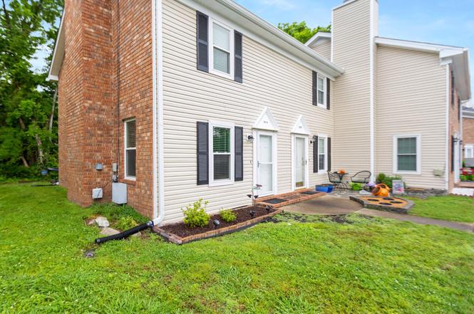 290 Donna Dr Unit E, Hendersonville, TN