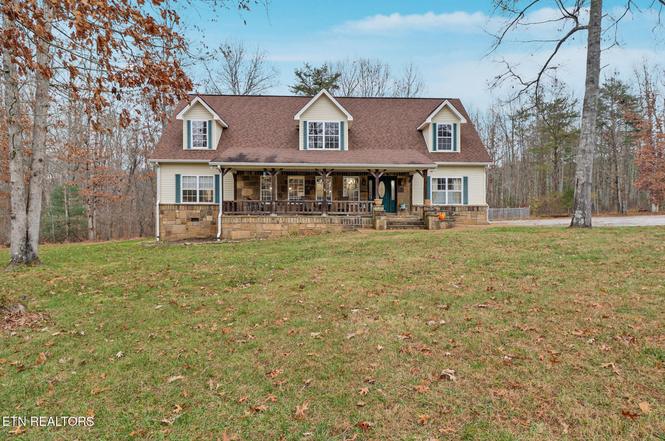 1035 Gray Eagle Dr, Crossville, TN
