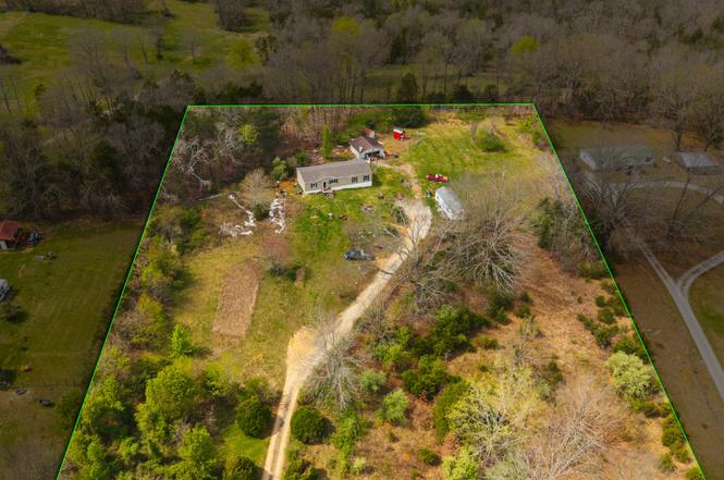 2491 Fred White Rd, Columbia, TN