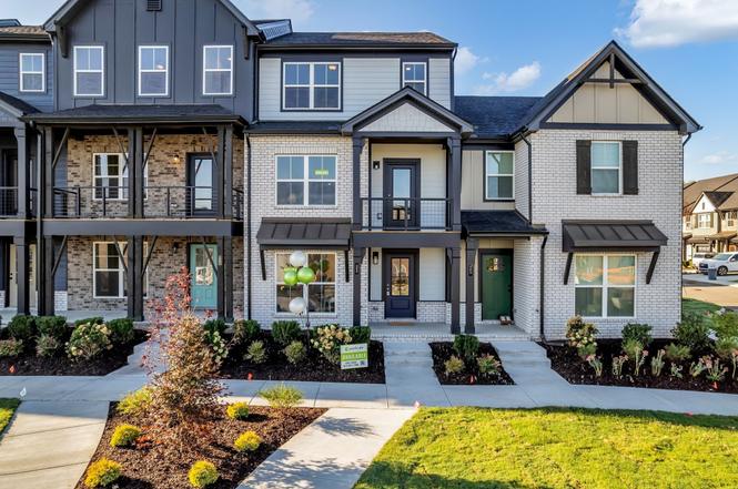 610 Granbury Pvt Dr, Hendersonville, TN
