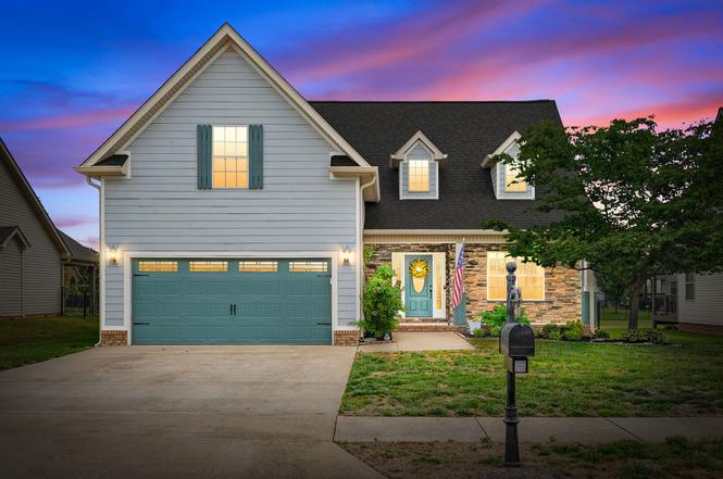 1141 Old Duke Dr, Clarksville, TN