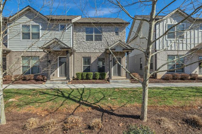 555 Gresham Ln Unit 2D, Murfreesboro, TN