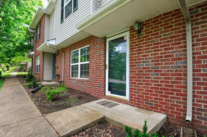 110 Waterview Dr, Hendersonville, TN