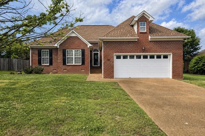 105 Green Tree Ct, Columbia, TN
