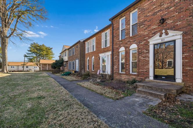 313 Huntington Ridge Dr, Nashville, TN