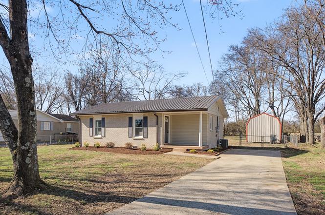 110 Green Meadow Dr, Gallatin, TN