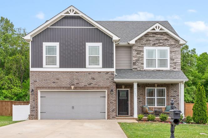 1607 Ellie Piper Cir, Clarksville, TN