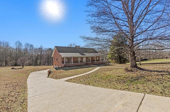 7900 Clara Chase Dr, Ooltewah, TN