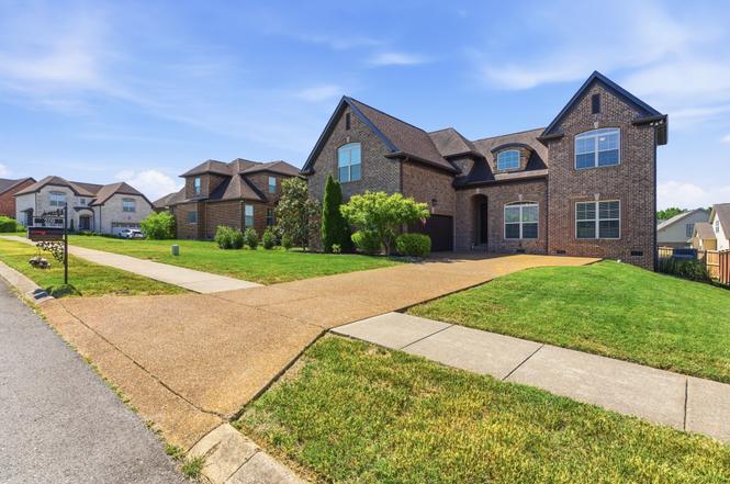 209 Karen Dr, Mount Juliet, TN