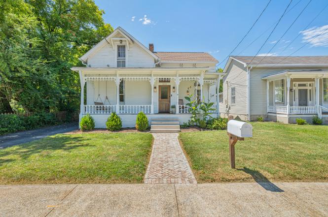 1012 S High St, Columbia, TN