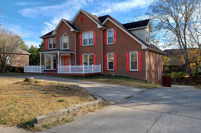 2555 Stone Briar Dr, Clarksville, TN