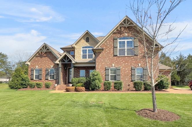 907 Larkspur Ln, Lebanon, TN