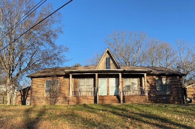 500 Oakwood Dr, Columbia, TN