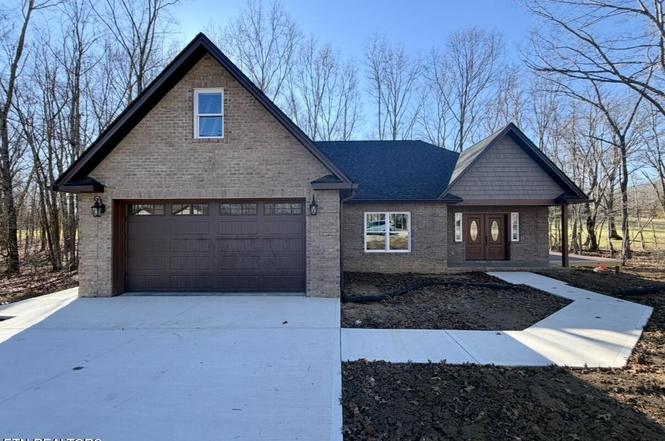 414 Beachwood Dr, Crossville, TN
