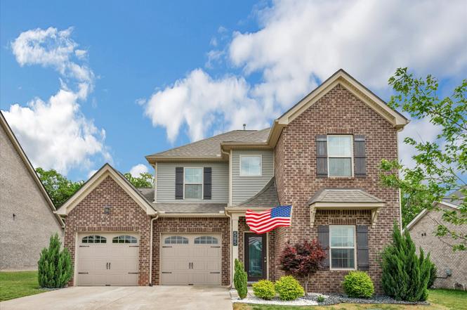 585 Oakvale Ln, Mt Juliet, TN