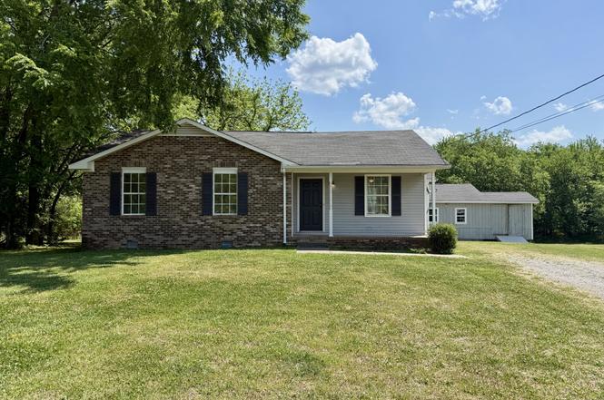 7548 Chadwick Dr, Murfreesboro, TN