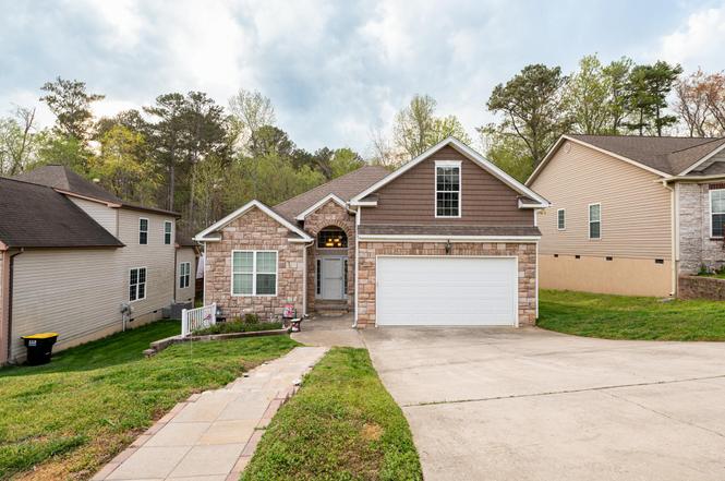 2341 Lake Mist Dr, Chattanooga, TN