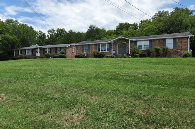 1006 Center Pt Unit A-B, Hendersonville, TN