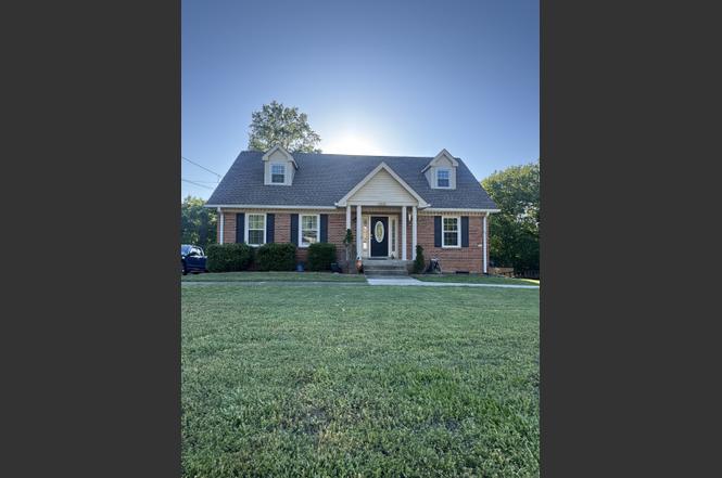 1020 Foxmoor Dr, Clarksville, TN