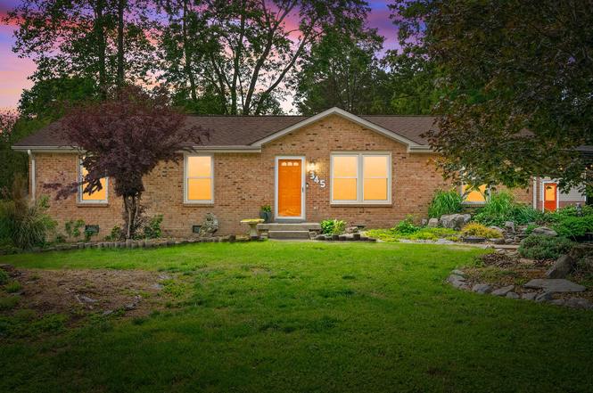 345 Lake Court Dr, Clarksville, TN