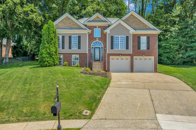 1986 Stone Valley Ct, Clarksville, TN