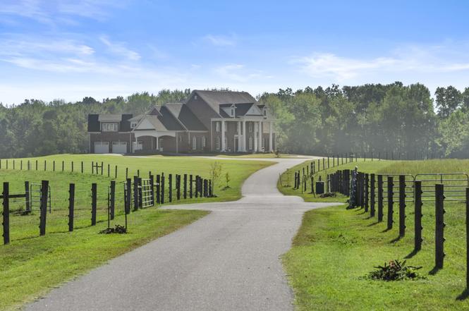 555 Williams Rd, Clarksville, TN