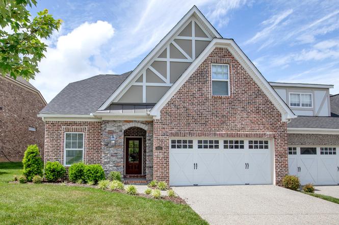 886 Cherry Grove Dr, Hendersonville, TN