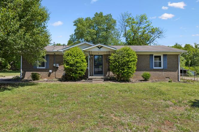 106 Oak Park Dr, Columbia, TN
