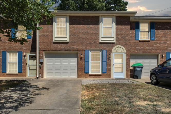 3089 Woody Ln, Clarksville, TN