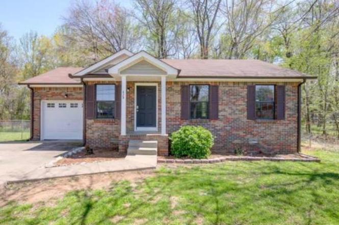 423 Donna Dr, Clarksville, TN