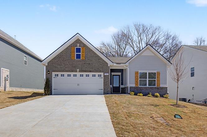 1361 English Oak Dr, Clarksville, TN