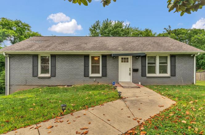 105 Donmond Dr, Hendersonville, TN