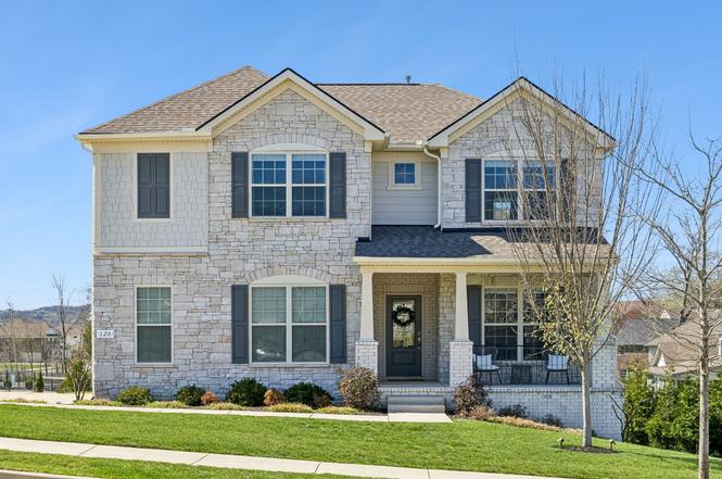 120 Macy Dr, Hendersonville, TN