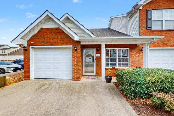 876 Wolves Den Pl, Murfreesboro, TN