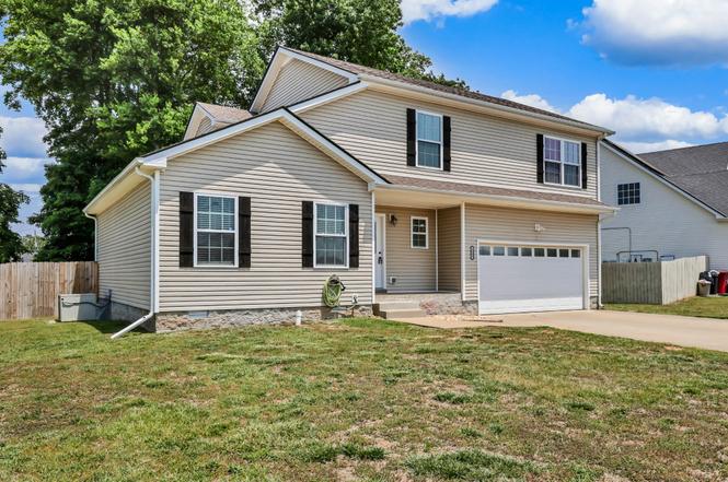 1393 Scrub Oak Dr, Clarksville, TN