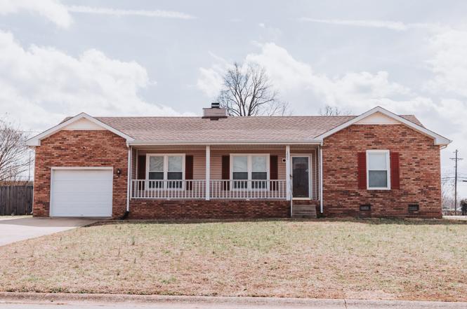 1000 Monica Dr, Clarksville, TN