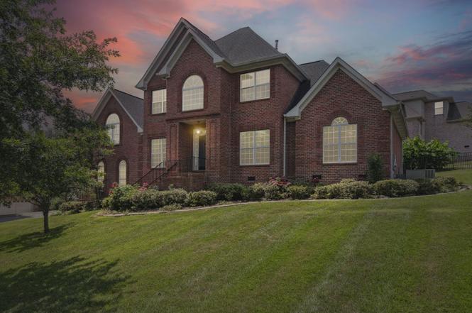 1046 Island Brook Dr, Hendersonville, TN