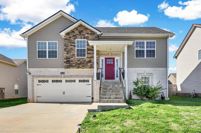 1045 Whitney Dr, Clarksville, TN