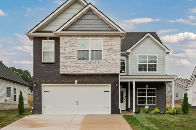 906 Inverness Ln, Clarksville, TN