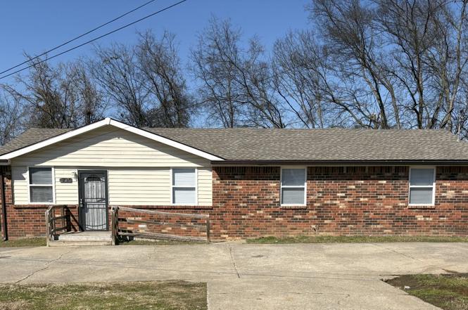 809 Brickmont Ct, Nashville, TN