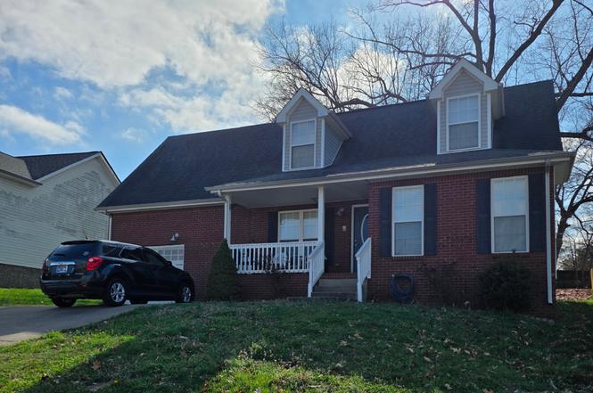 916 Excalibur Dr, Clarksville, TN