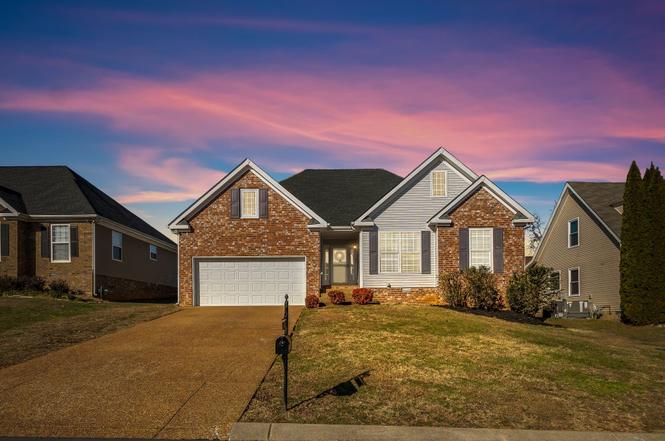 2272 Dewey Dr, Spring Hill, TN